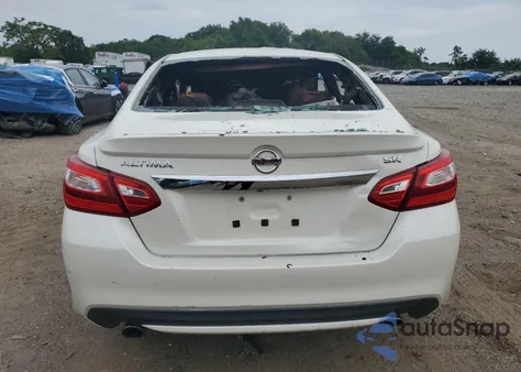 2016 Nissan Altima 2.5 z USA, uszkodzony, nr VIN 1N4AL3AP7GC248821